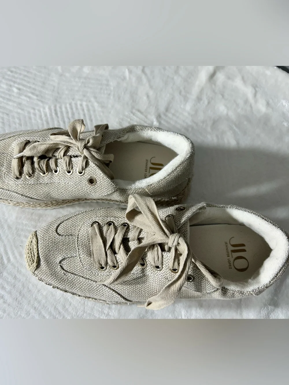 JLO Jennifer Lopez Lonlan Natural Beige Metallic Canvas LaceUp Sneakers Size 8.5 - Picture 4 of 14
